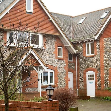 Stonehenge Hostel - Yha Affliated Cholderton Ngoại thất bức ảnh